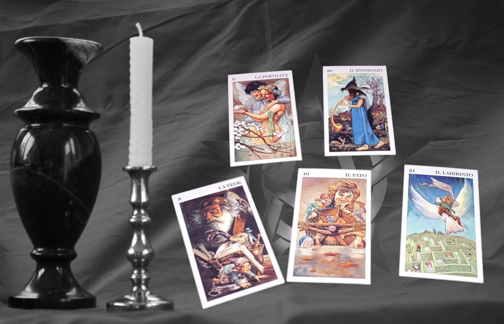 tarot, cards, urn-4817886.jpg